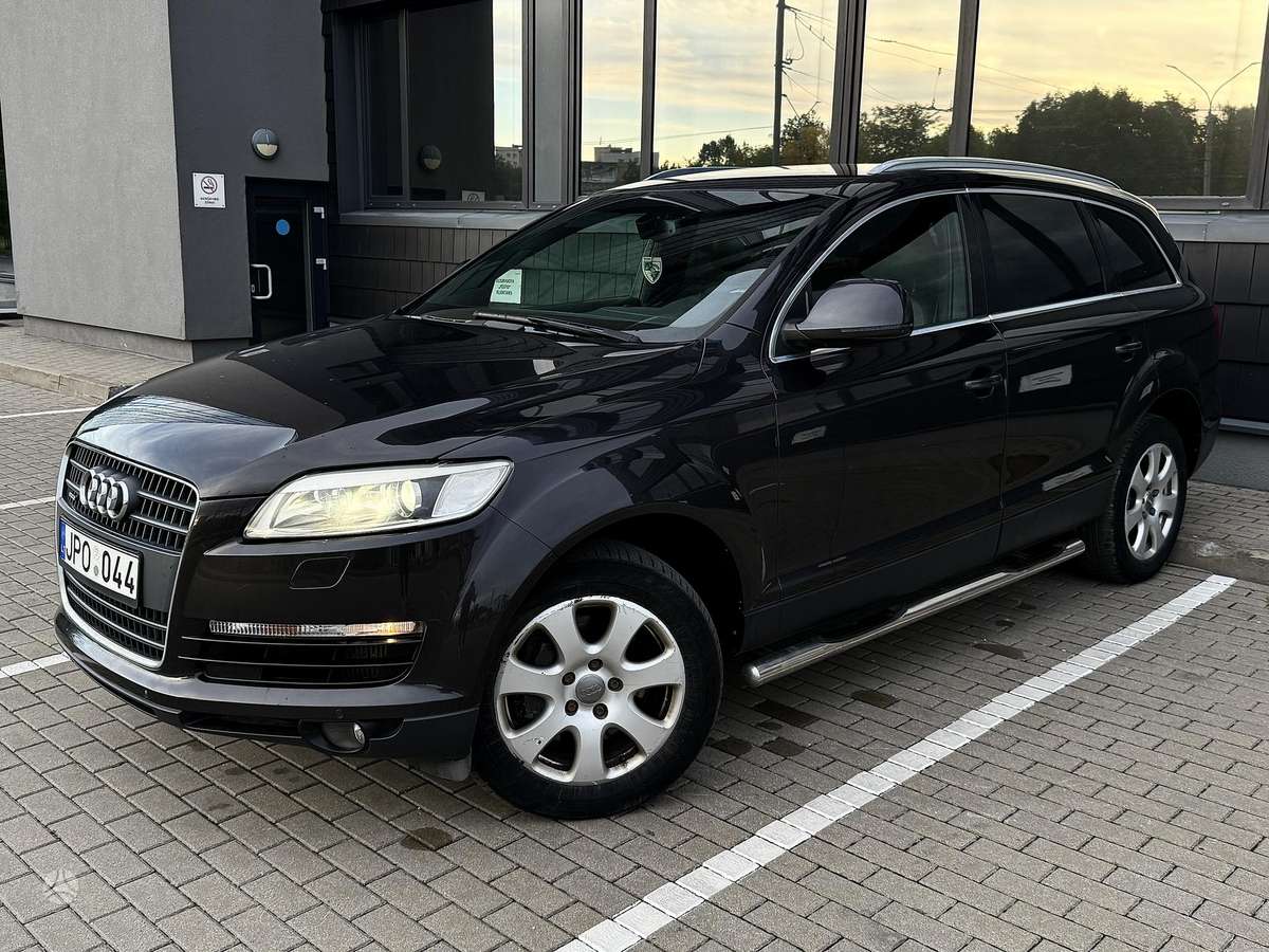 Audi Q7 2008 — вигляд ззаду