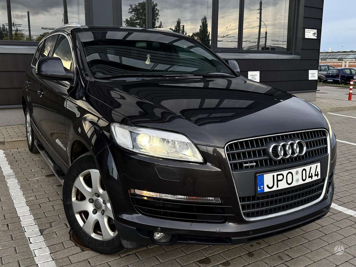 Audi Q7 2008 — салон
