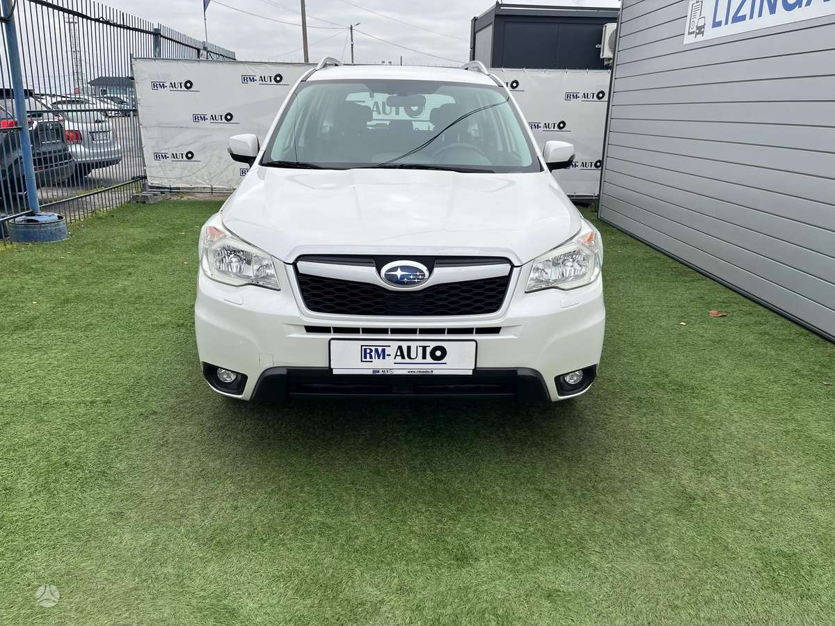 Subaru Forester 2014 — вигляд ззаду