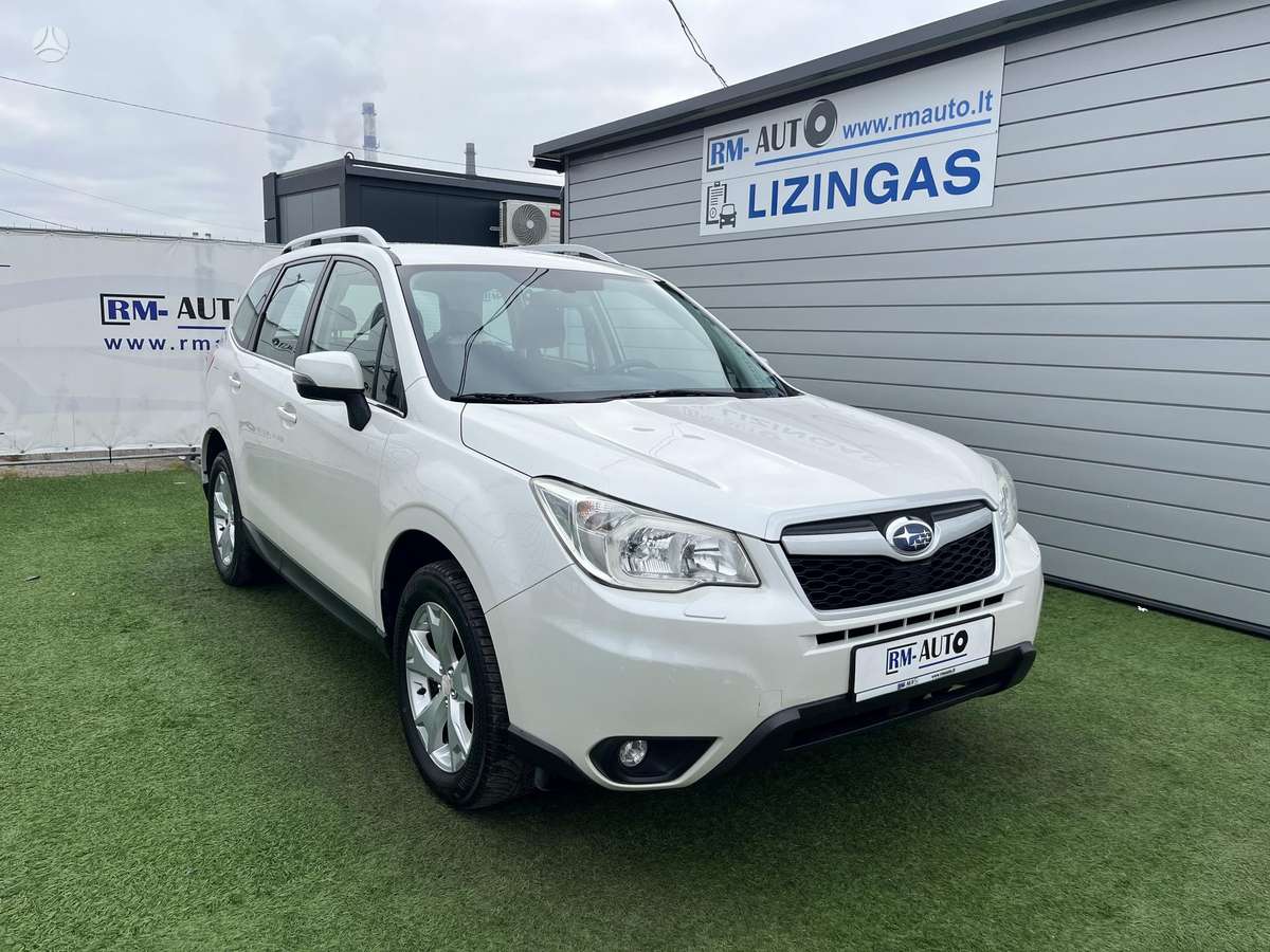 Subaru Forester 2014 — салон