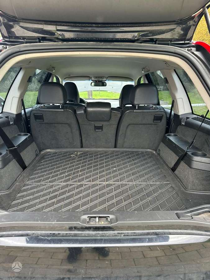 Volvo XC90 2010 — photo 8