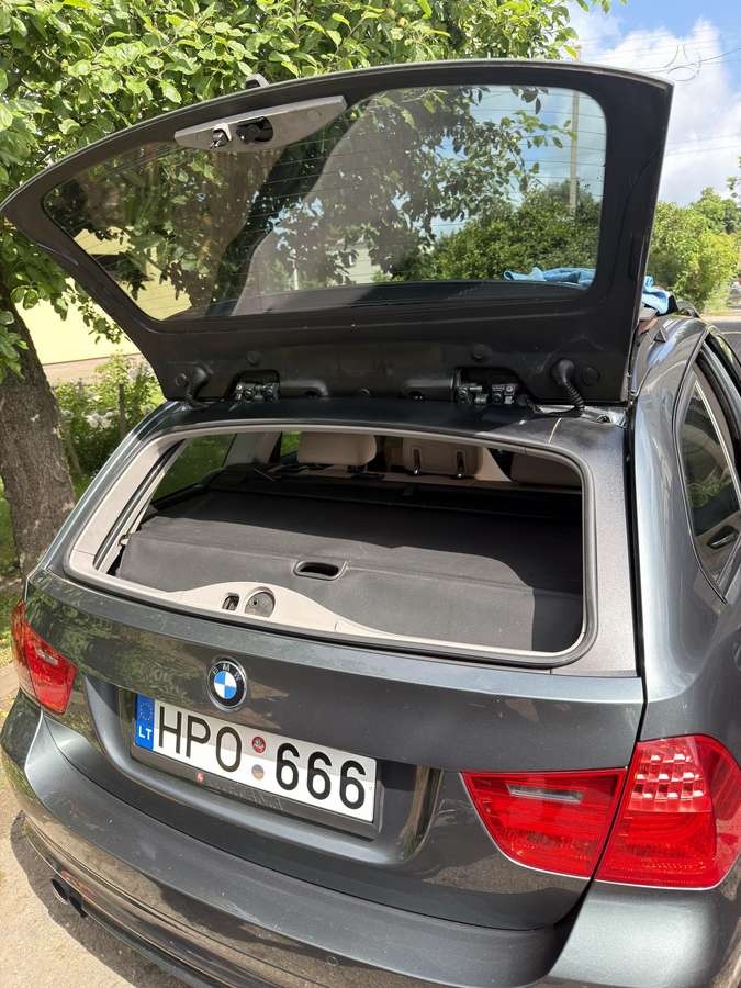 BMW 325 2008 — engine 2993 cm³, 197 HP (145kW)