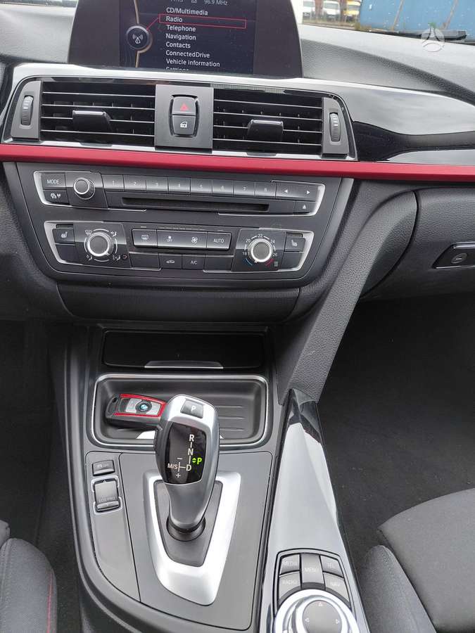 BMW 320 2013 — photo 12