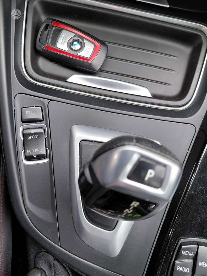 BMW 320 2013 — photo 16
