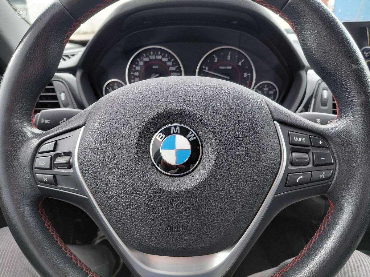 BMW 320 2013 — photo 17
