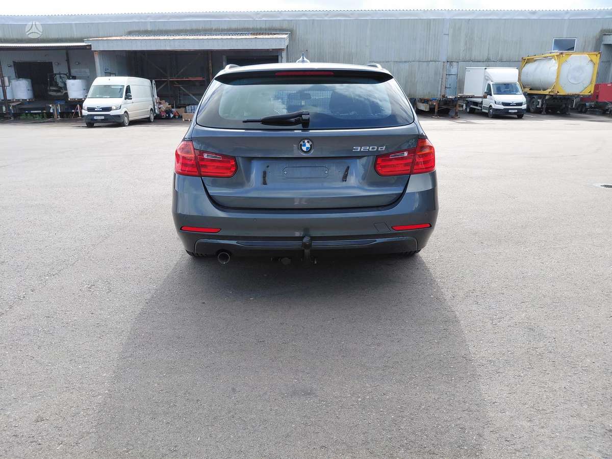 BMW 320 2013 — photo 7