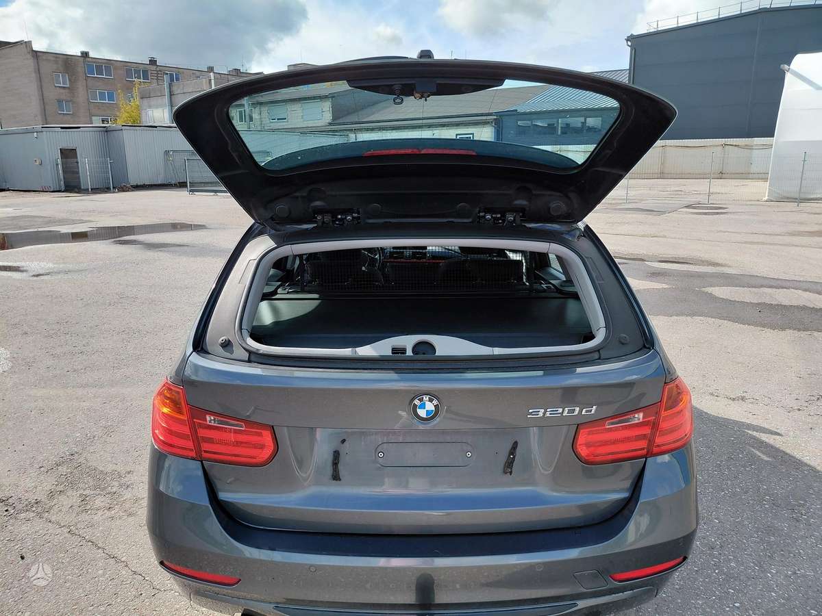 BMW 320 2013 — photo 8