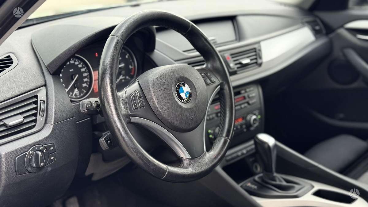 BMW X1 2011 — photo 14