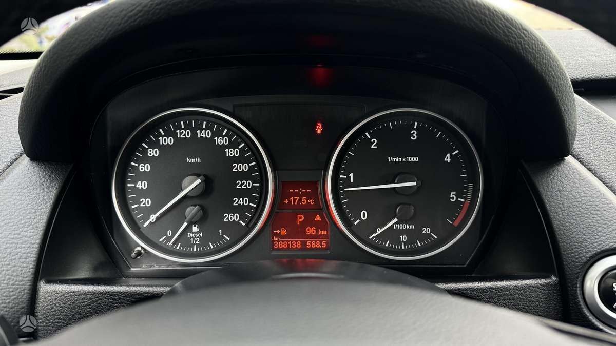 BMW X1 2011 — photo 18