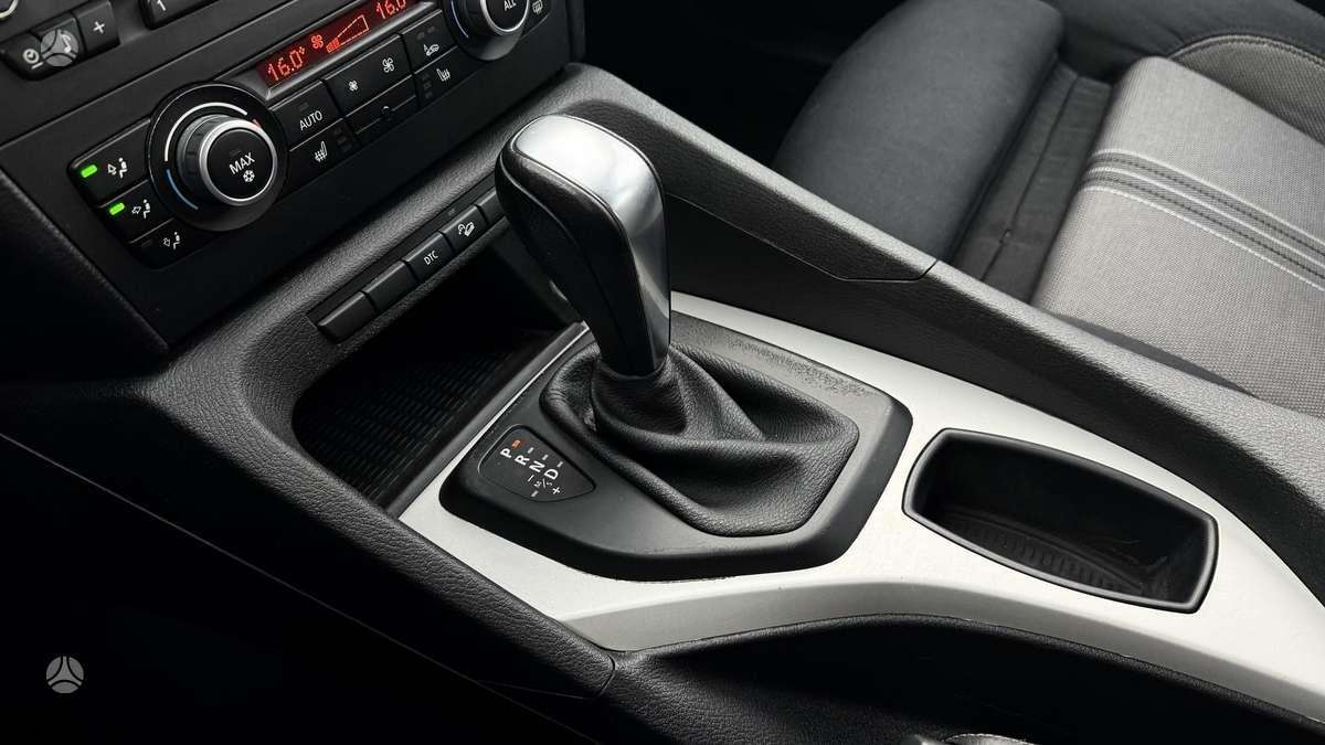 BMW X1 2011 — photo 20
