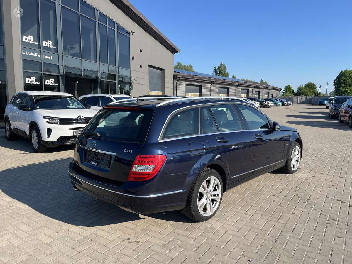 Mercedes-Benz C250 2011 — engine 2143 cm³, 204 HP (150kW)