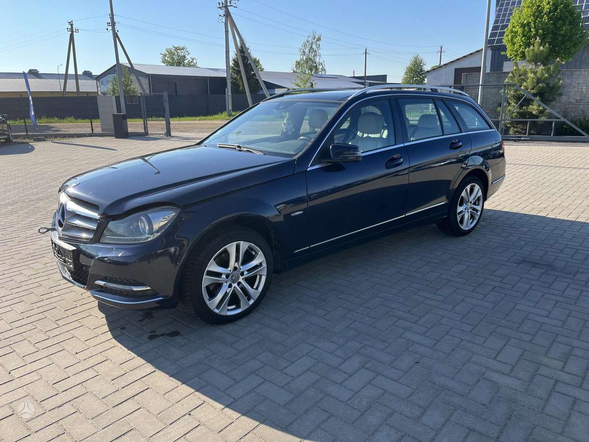 Mercedes-Benz C250 2011 — photo 9