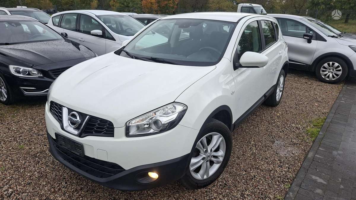 Nissan Qashqai 2012 — вигляд ззаду