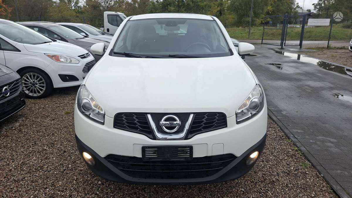 Nissan Qashqai 2012 — салон