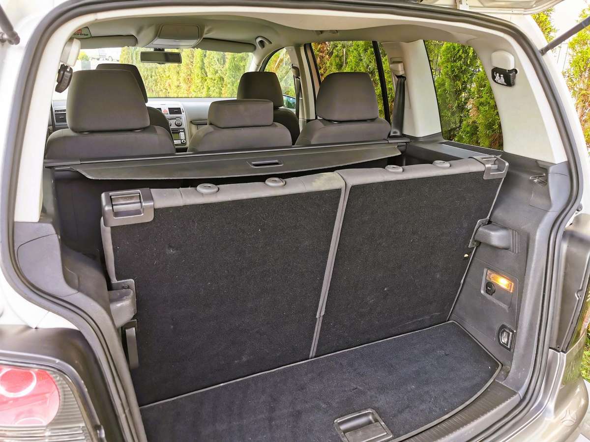Volkswagen Touran 2008 — photo 12