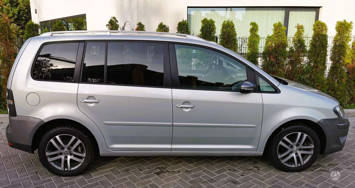 Volkswagen Touran 2008 — engine 1896 cm³, 105 HP (77kW)