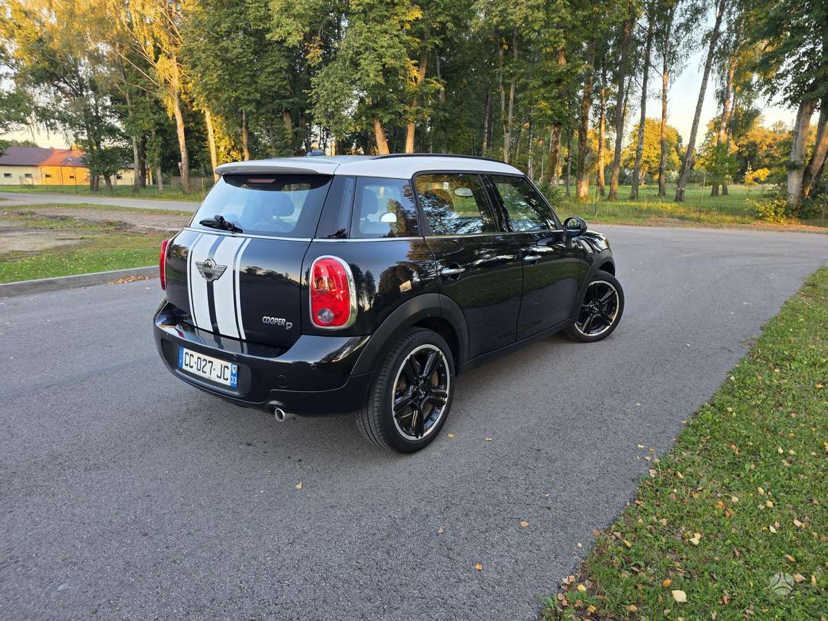 Mini Countryman 2012 — вигляд ззаду