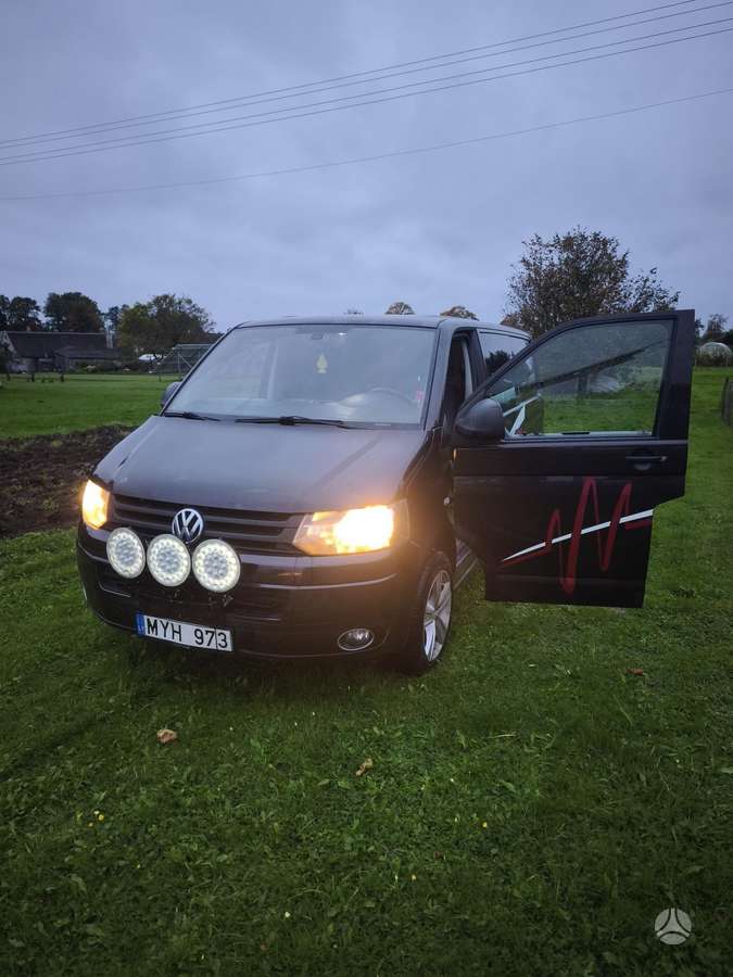 Volkswagen Transporter 2011 — двигун 1968 cm³, 179 HP (132kW)