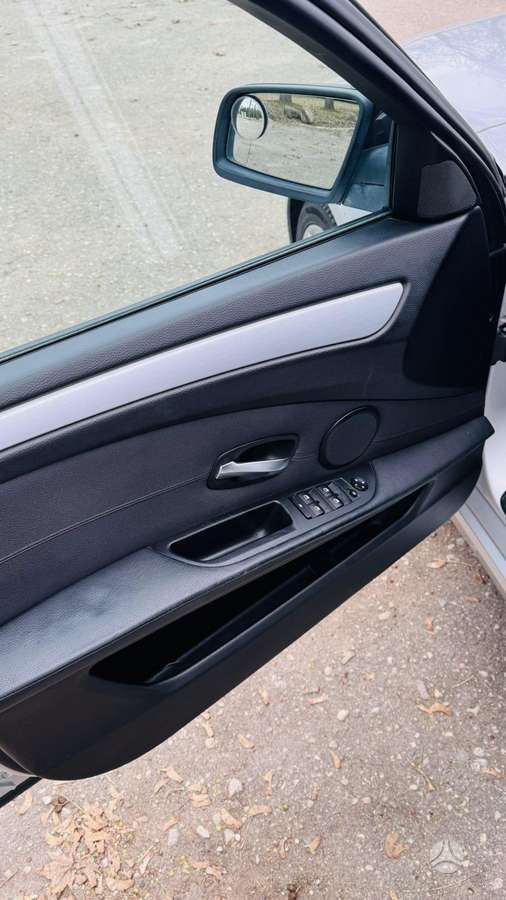 BMW 530 2009 — photo 19