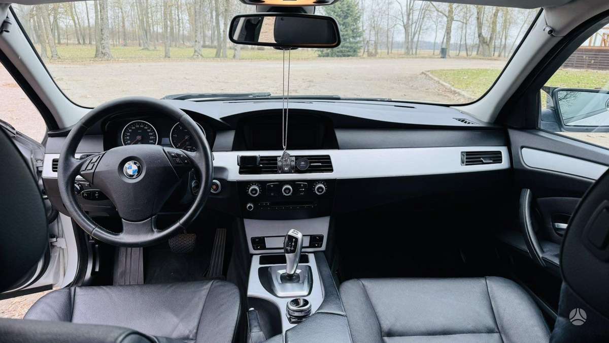 BMW 530 2009 — photo 22