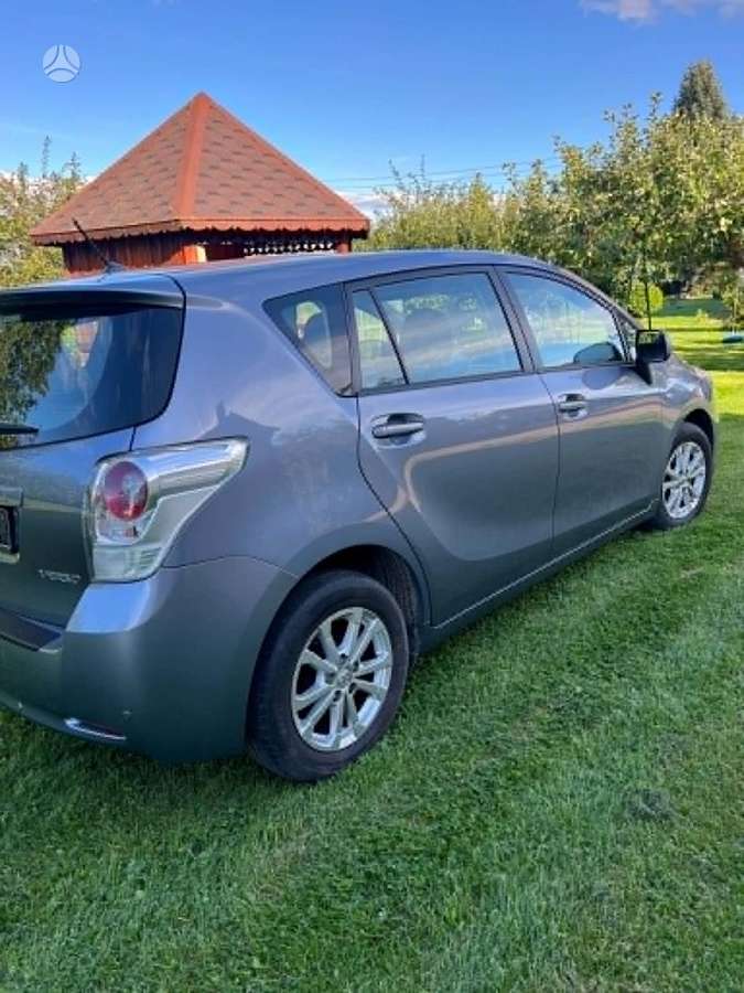Toyota Verso 2010 — photo 15