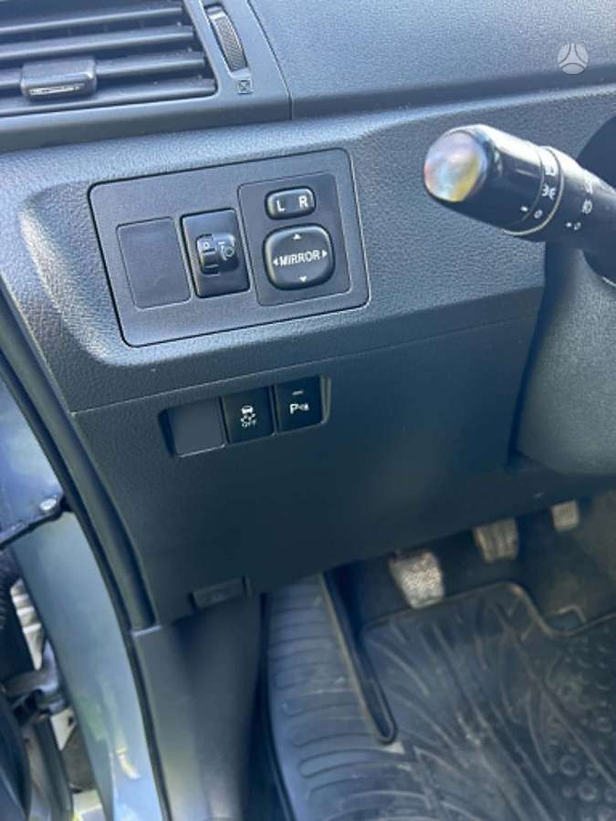 Toyota Verso 2010 — photo 16