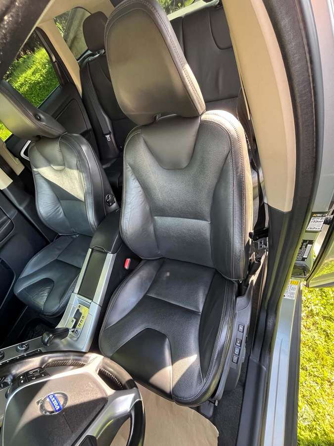 Volvo XC60 2011 — photo 11