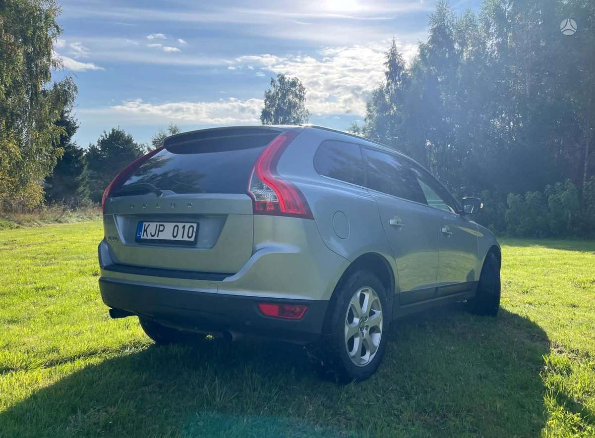 Volvo XC60 2011 — photo 6