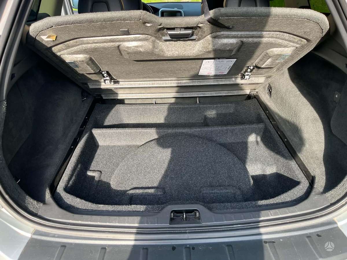 Volvo XC60 2011 — photo 8