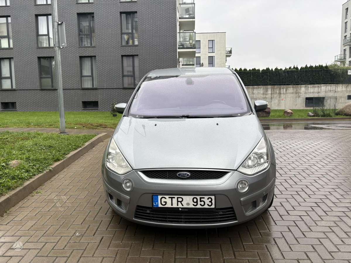Ford S-MAX 2009 — вигляд ззаду