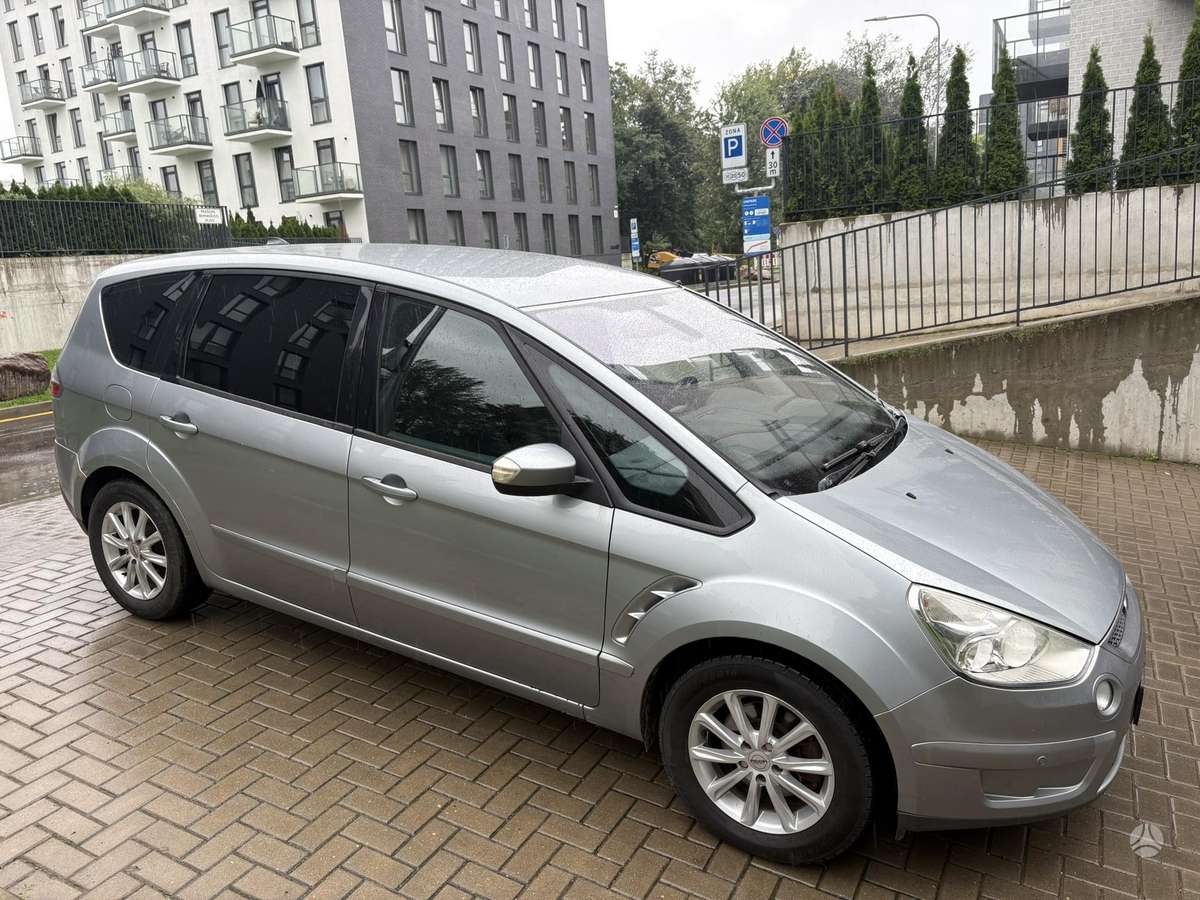 Ford S-MAX 2009 — салон