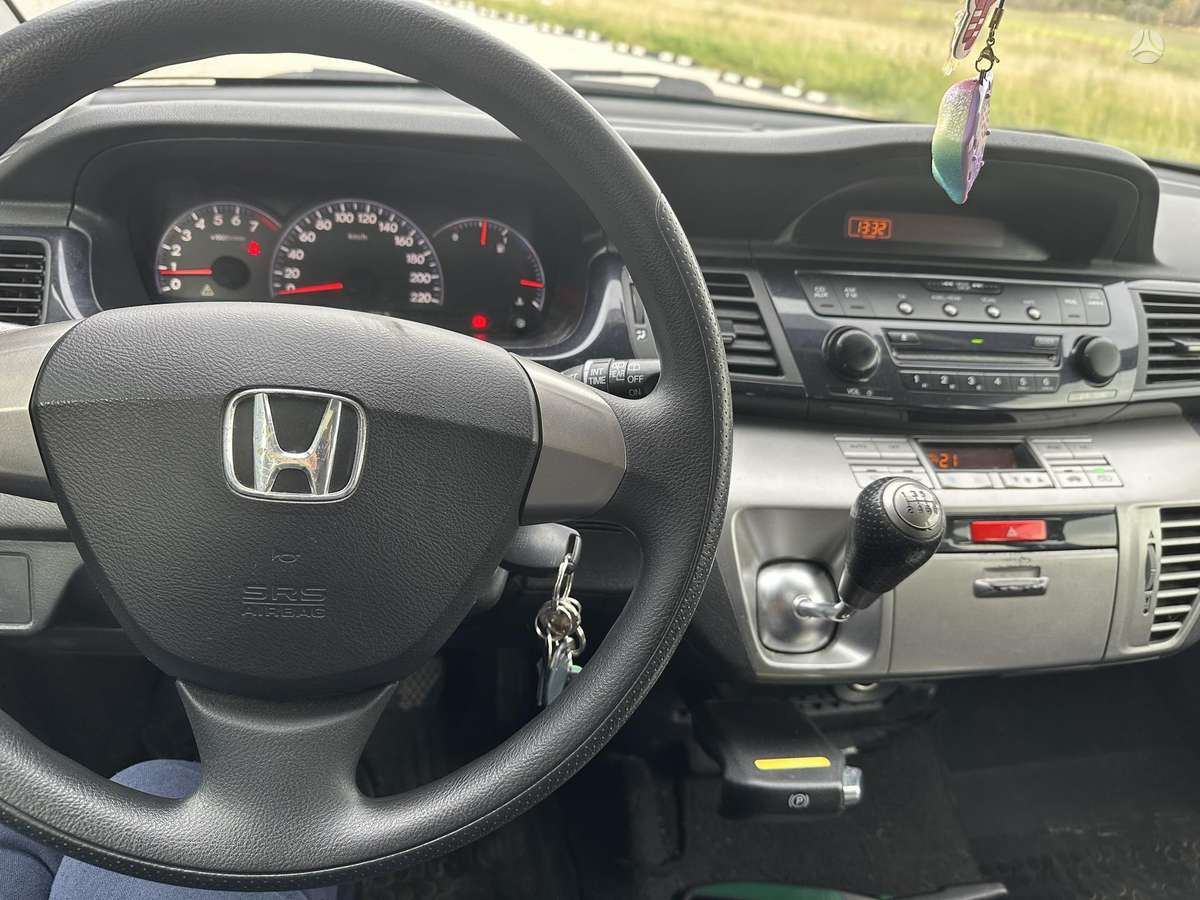 Honda FR-V 2008 — photo 6