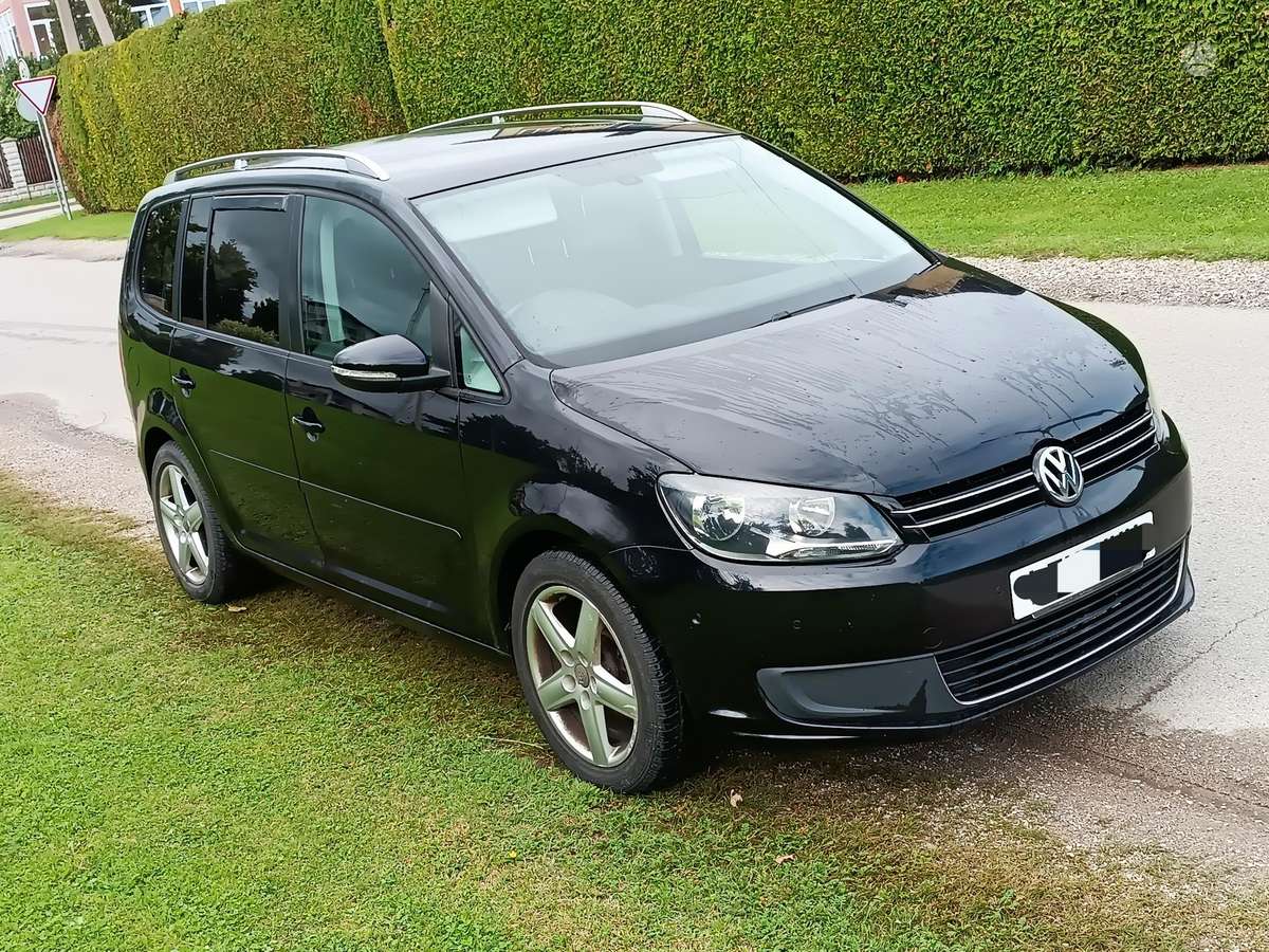 Volkswagen Touran 2014 — rear view