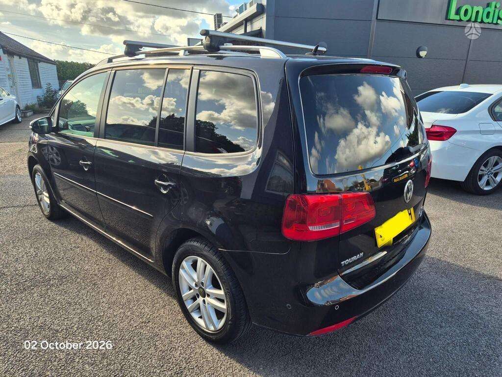Volkswagen Touran 2014 — rear view