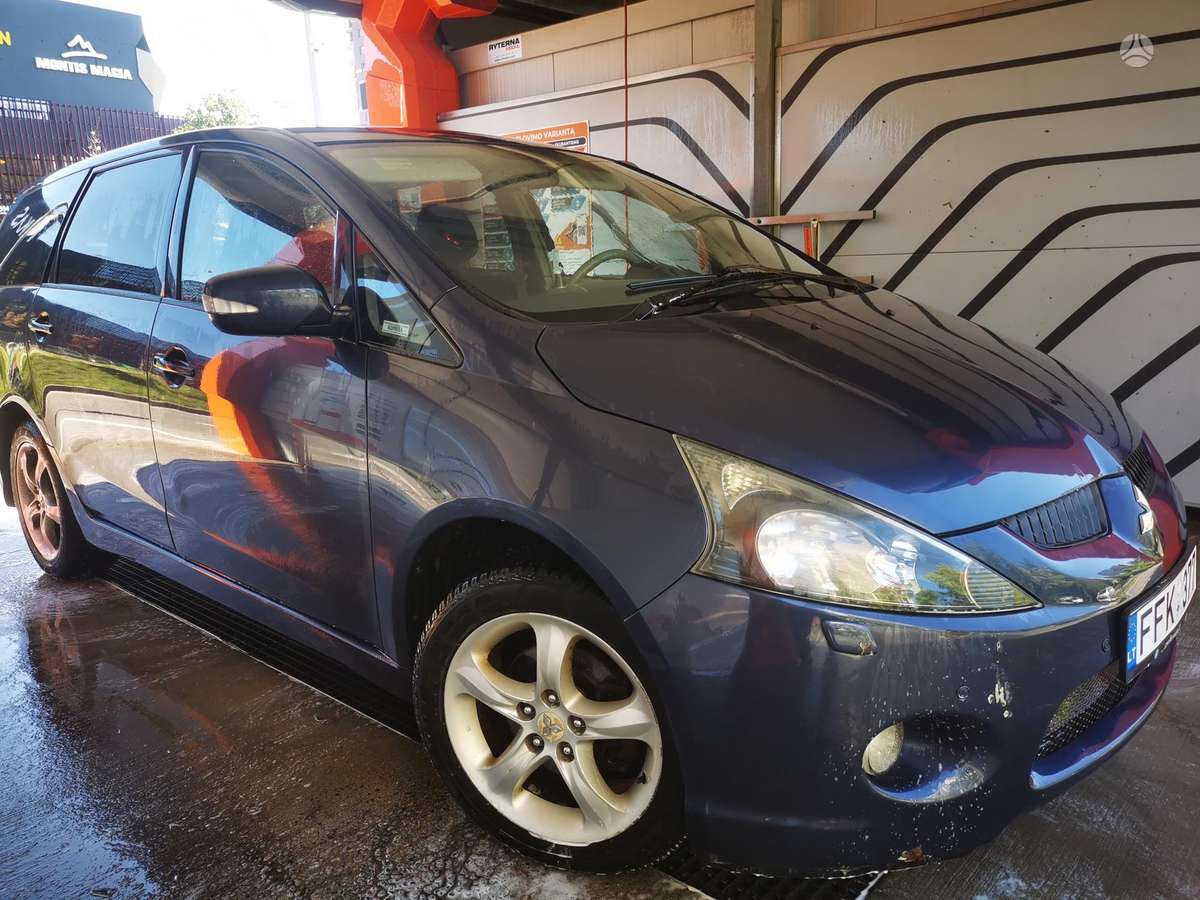 Mitsubishi Grandis 2005 — photo 17