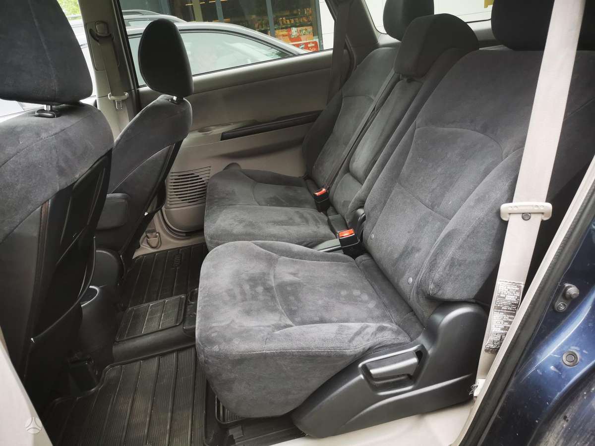 Mitsubishi Grandis 2005 — photo 18
