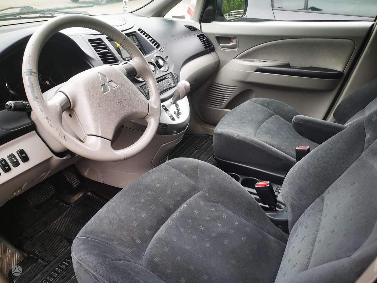 Mitsubishi Grandis 2005 — photo 19