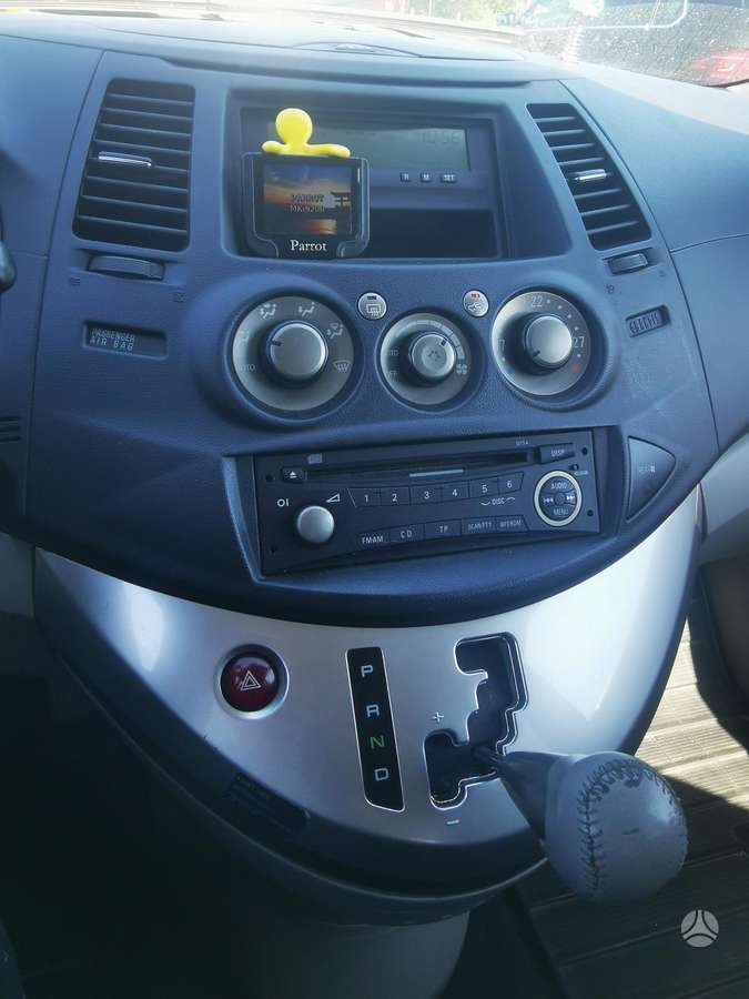 Mitsubishi Grandis 2005 — photo 7