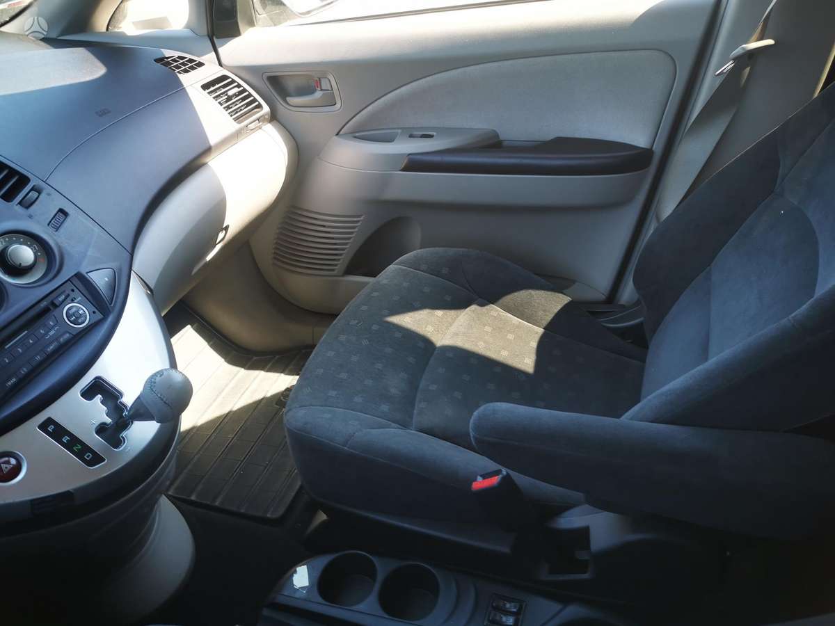Mitsubishi Grandis 2005 — photo 8