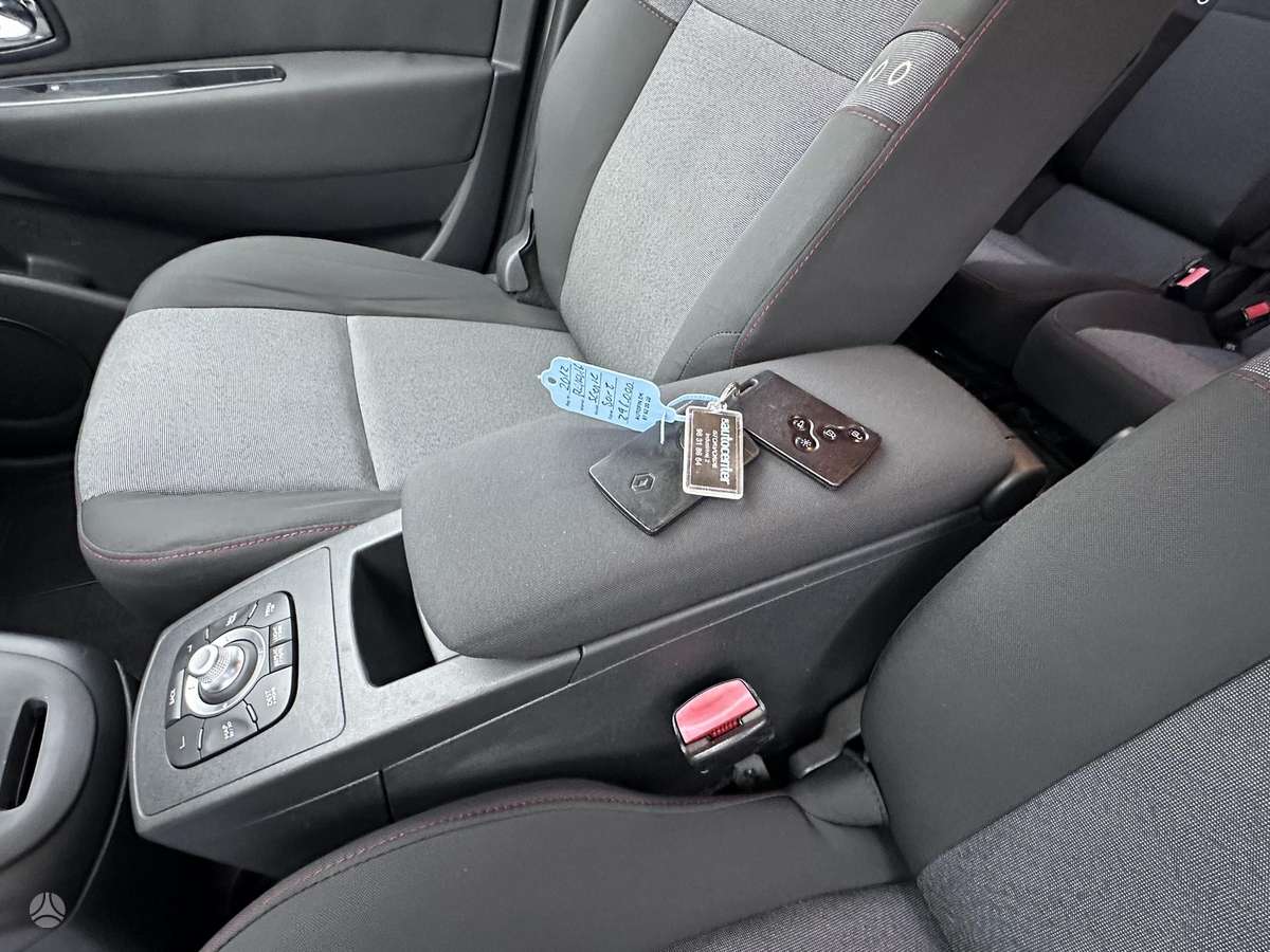 Renault Grand 2012 — photo 15
