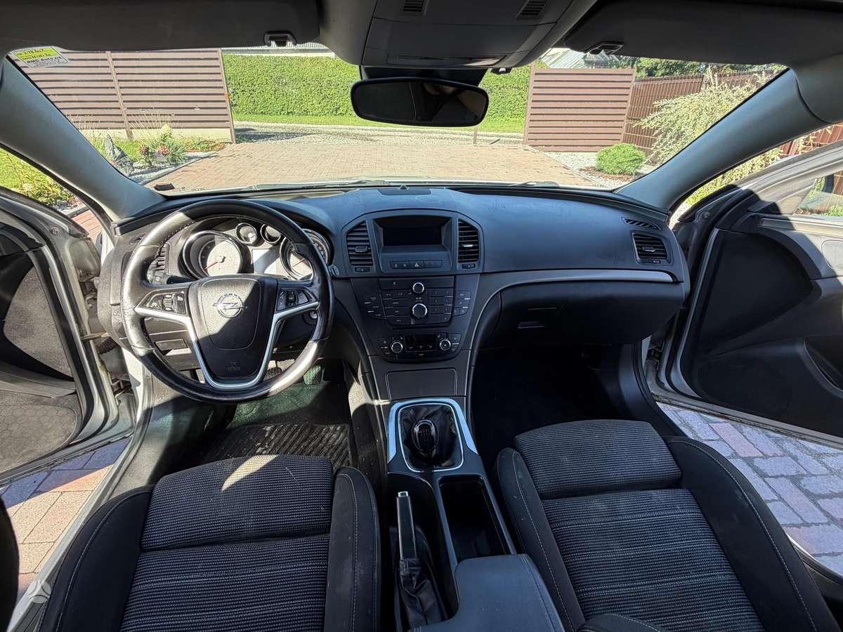 Opel Insignia 2010 — photo 11