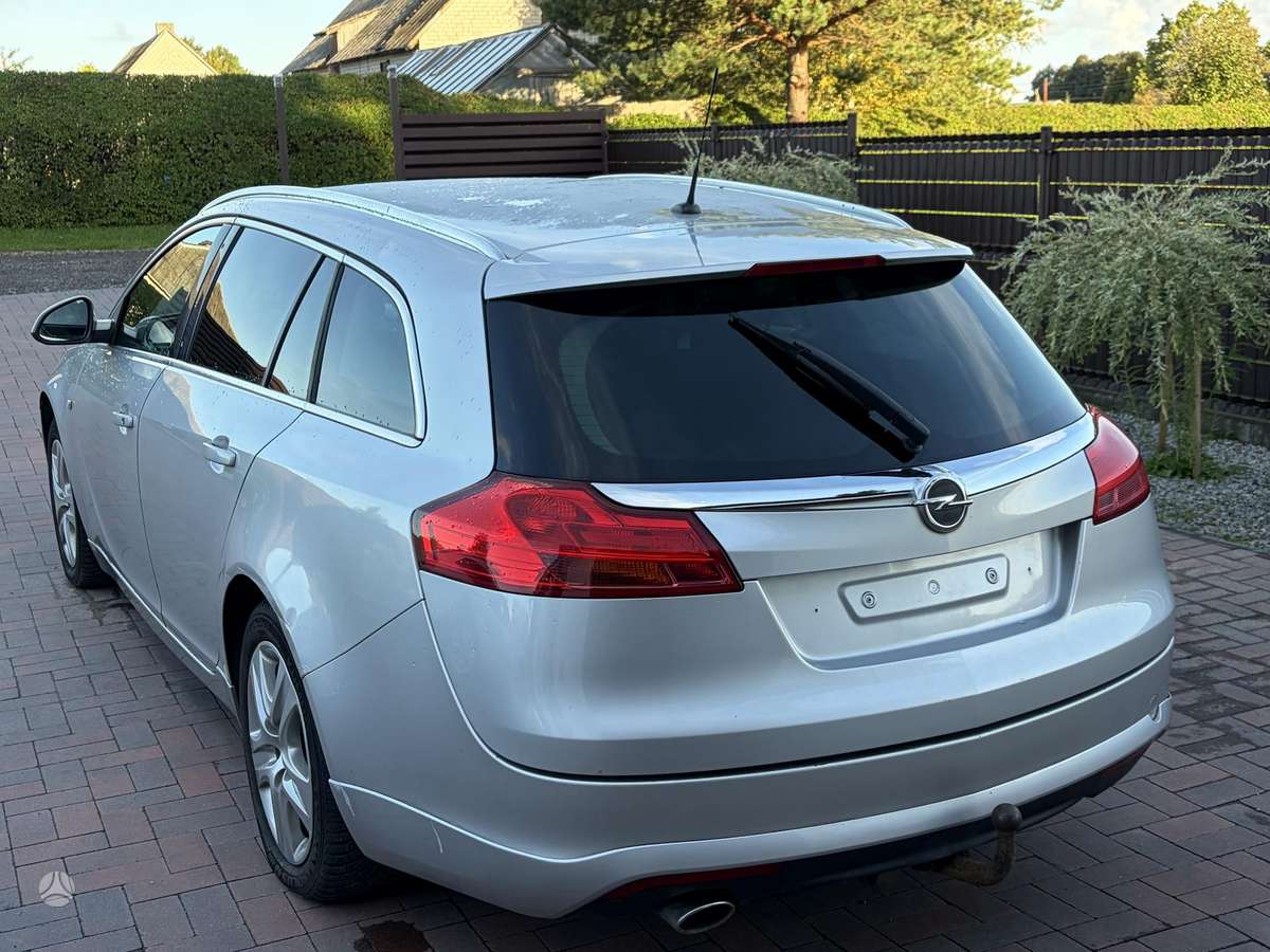 Opel Insignia 2010 — photo 8