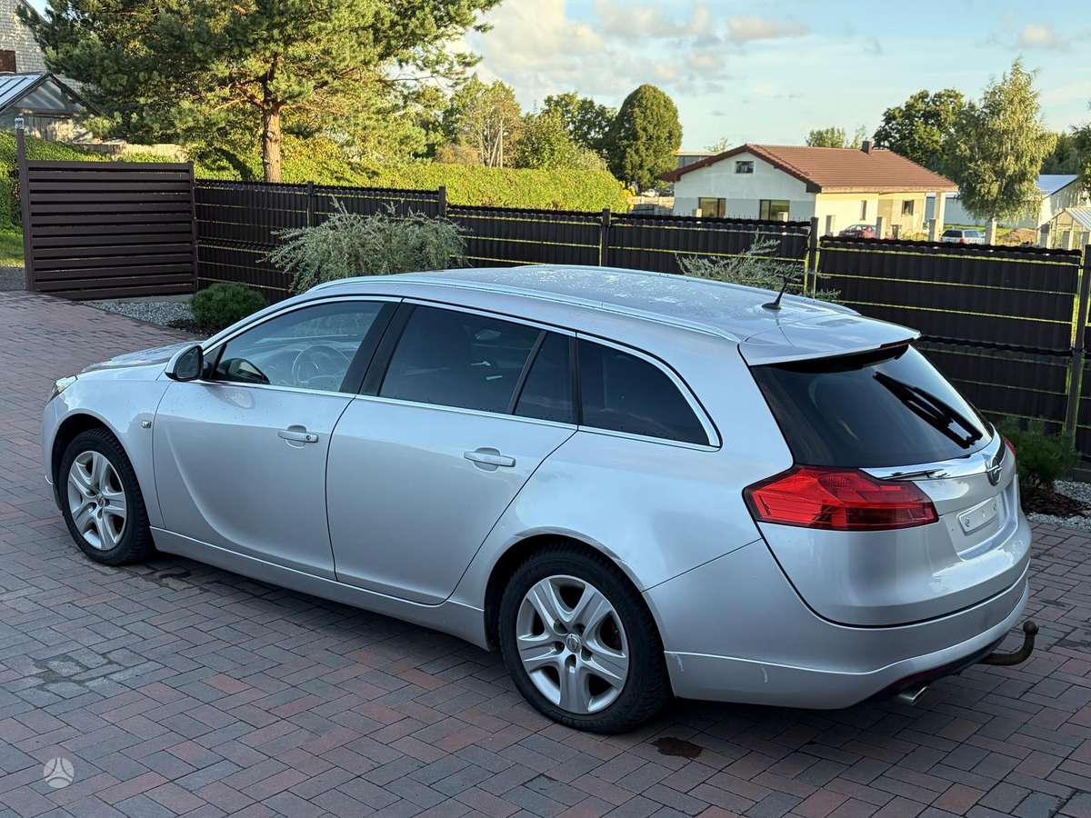 Opel Insignia 2010 — photo 9