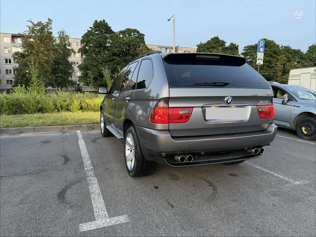 BMW X5 2004 — вигляд ззаду