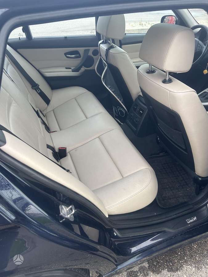BMW 320 2009 — photo 10