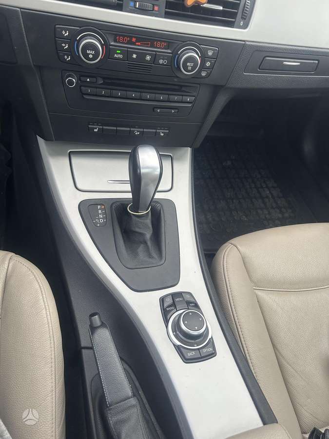 BMW 320 2009 — photo 15