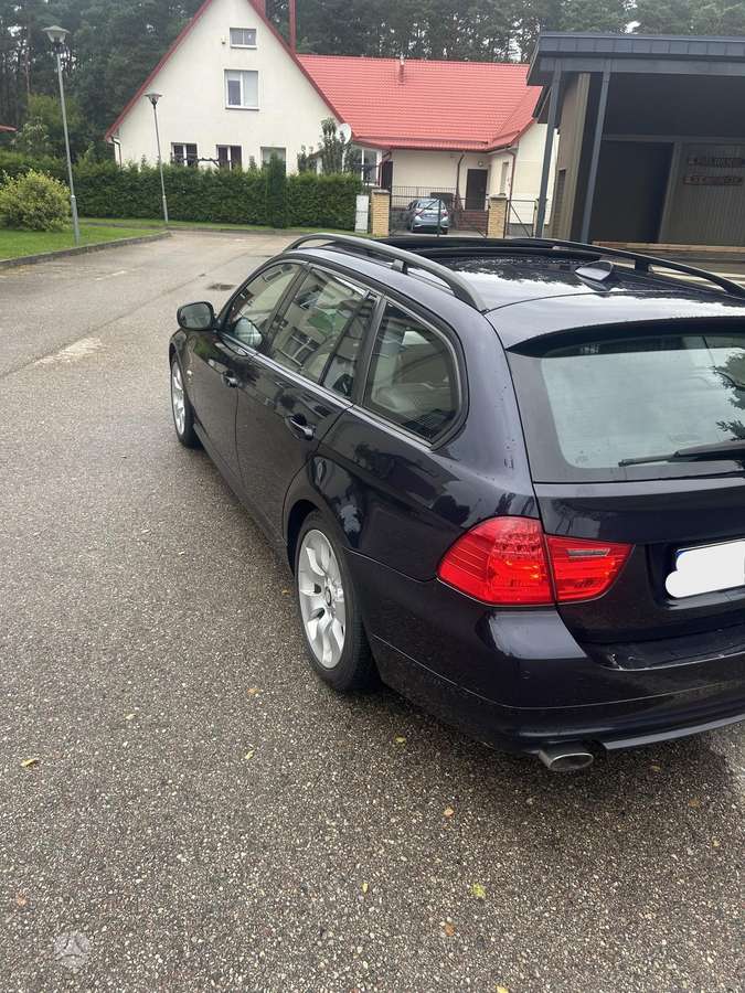 BMW 320 2009 — photo 5