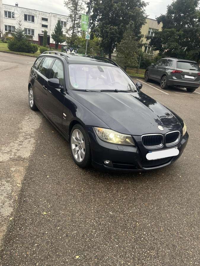 BMW 320 2009 — photo 7