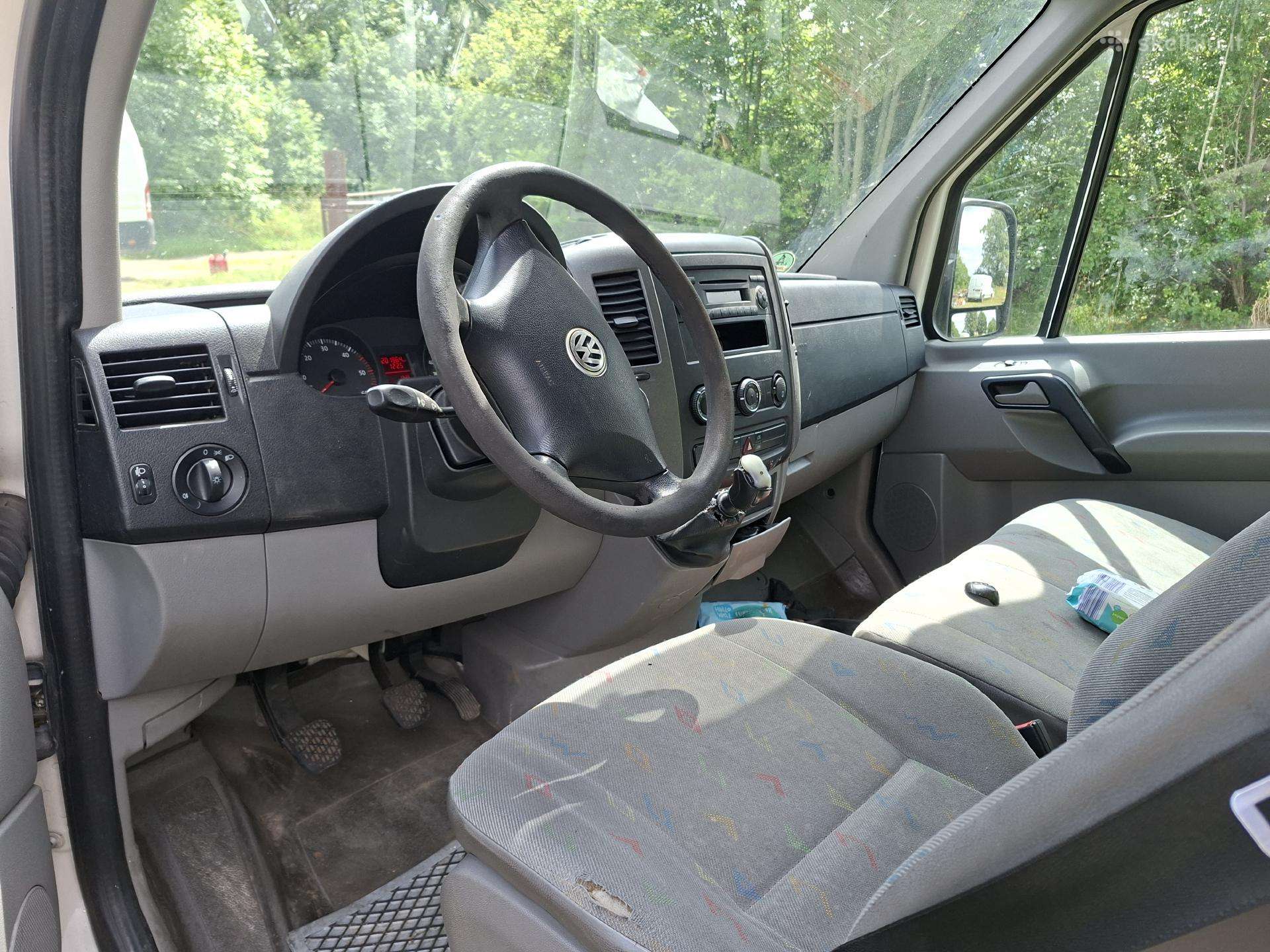 Volkswagen Crafter 2010 — photo 9
