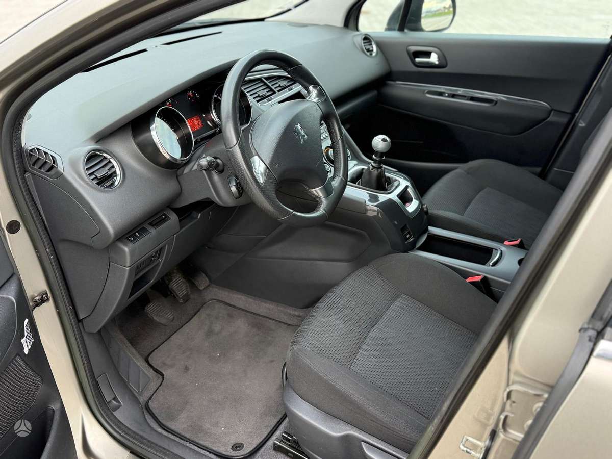 Peugeot 5008 2013 — фото 13